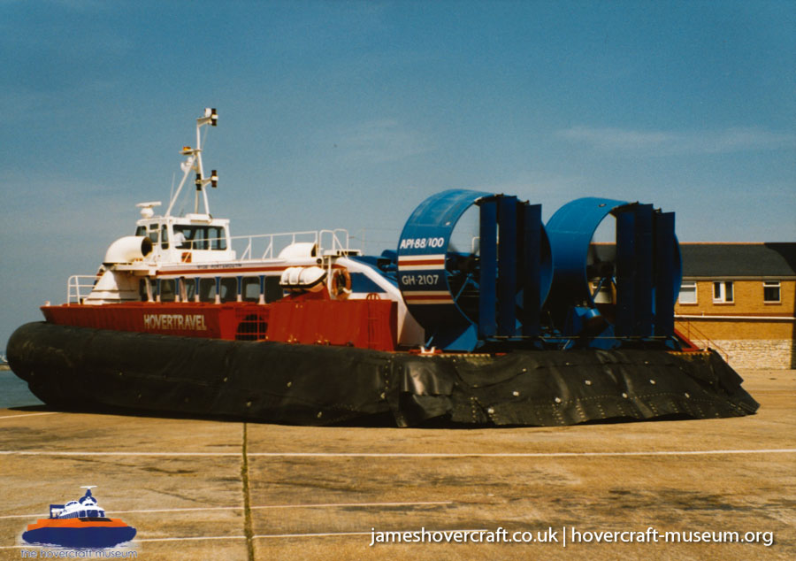 AP1-88 hovercraft promotional day by BHC -  (credit: The <a href='http://www.hovercraft-museum.org/' target='_blank'>Hovercraft Museum Trust</a>).
